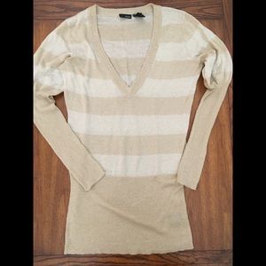 Women’s Gold glitter v neck sweater sz L